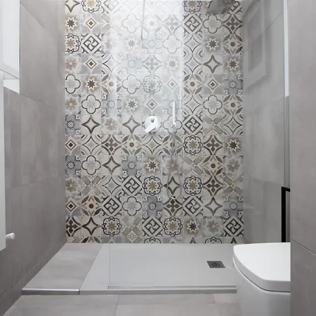 Penthouse With Patio & 2 Baths, 10 Min To Duomo Appartamento Milano