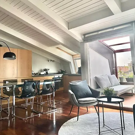 Penthouse With Patio & 2 Baths, 10 Min To Duomo Appartamento Milano